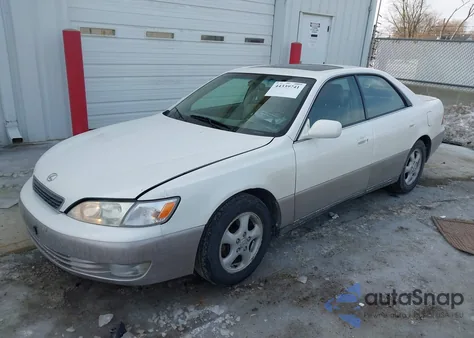 1999 Lexus Es 300 z USA, uszkodzony, nr VIN JT8BF28G1X5060787